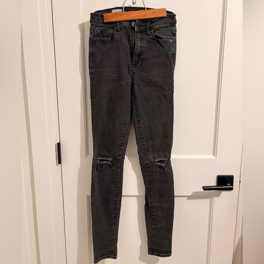 GAP Women's Dark Gray Skinny Jeans